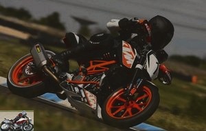 KTM Duke 390 Cup on the track