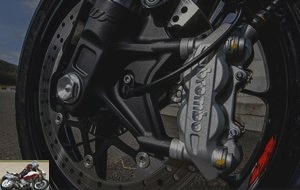 The 690R is equipped with Brembo brakes