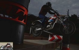 Jumping KTM Freeride E-SM