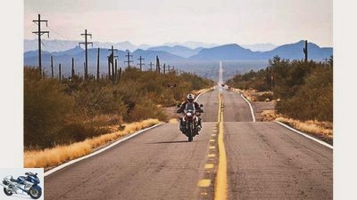 With the motorcycle through national parks and desert