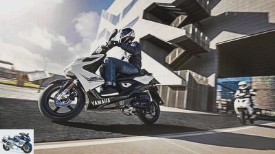 Driving a moped at 15: Federal government extends model project