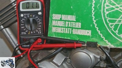 Motorcycle mechanic tip Alternator and battery