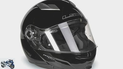 Flip-up motorcycle helmets in the test