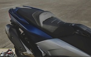 Yamaha TMax DX saddle