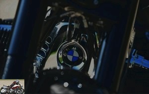 The BMW logo in the center of the Boxer