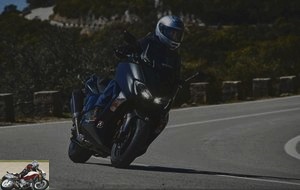 Bridgestone SC2Rain tire test on Yamaha TMax