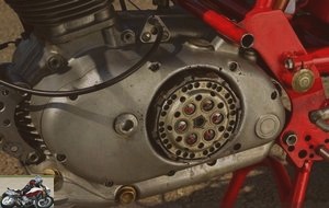 The dry clutch of the 350 SCD