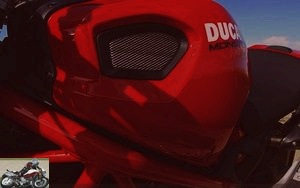 Tank Ducati Monster 1100S