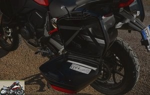 Side case that can accommodate a full face helmet (left)