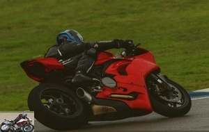The Ducati Panigale V2 is easy to handle