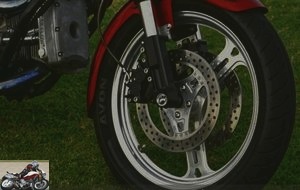 Braking is provided by Performance Machine calipers and 292 mm discs