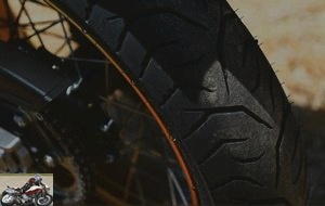 Dunlop Meridian tire instead of the original Metzeler