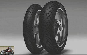 Metzeler Roadtec 01 front and rear tire