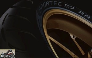 Metzeler Sportec M7 RR tire