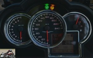 Moto Guzzi Norge GT 8V speedometer