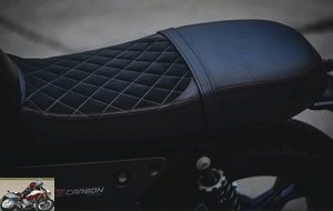 The saddle of the V7 III Carbon