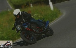 Moto Guzzi V7 test