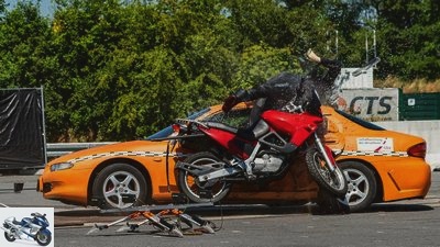 Motorcycle accident study: from 70 km / h, no airbag helps either