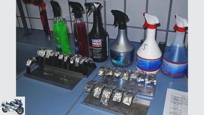 Nine motorcycle cleaners in a comparison test