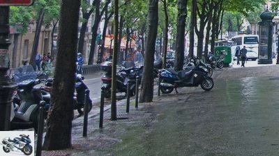 Paris will charge motorcycle parking fees from 2022