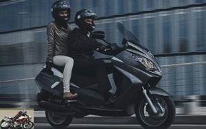 Peugeot Satelis 125 scooter duo