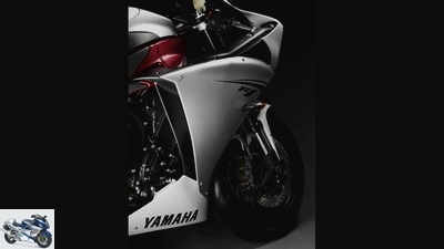Premiere Yamaha YZF-R1 + videos