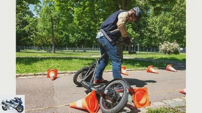 Premium e-scooters BMW X2City and Metz Moover in the test