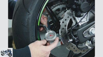 PS reader question on motorcycle technology - tire wear on the racetrack
