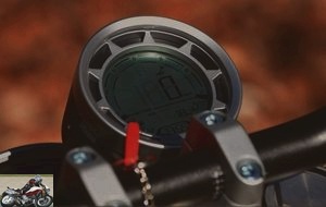 Speedometer with all the information up to the side stand indicator light