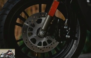 CBS combined braking, regenerative braking, 220 mm front, 240 mm rear