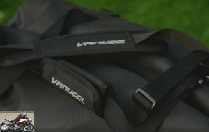 Handles and straps allow you to take the bag easily