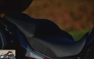 Wide and padded saddle, perfectly designed