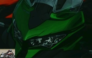 Kawasaki Versys 1000 SE headlight