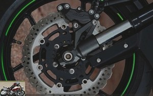 Kawasaki Z800 brakes