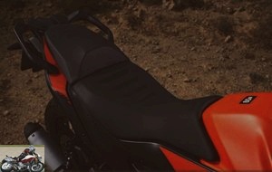 The saddle of the KTM 390 Adventure
