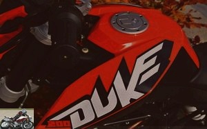 KTM Duke 200 tank