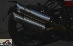 Under the saddle on the Corsaro, the double exhaust passes here on the right side