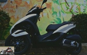 Side view of Piaggio MP3 Yourban scooter