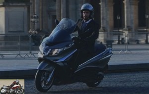Piaggio X10 125 scooter test