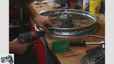 Guide to repairing spoked motorcycle wheels Part 1