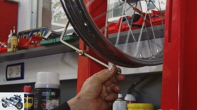 Guide to repairing spoked motorcycle wheels part 2