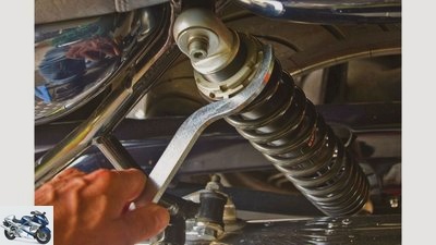 Screwdriver tip - care and inspection of the suspension struts