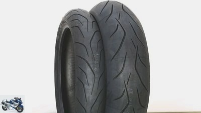 Six sports tires in the sporty country road and wetness test