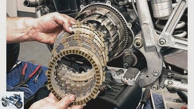 How to change the clutch on your motorcycle
