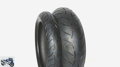 Sports tires 120-70 ZR 17 and 190-55 ZR 17 in a comparison test