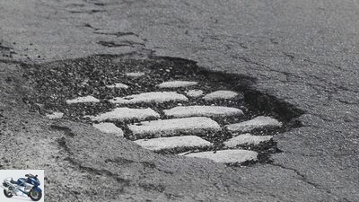 Report road damage: apps make it possible