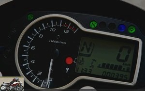 Suzuki GSR 750 speedometer