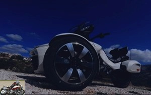 Can-Am Spyder F3-T bottom view