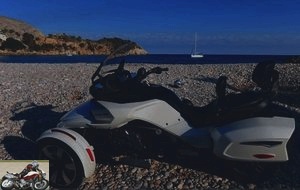 Can-Am Spyder F3-T overboard