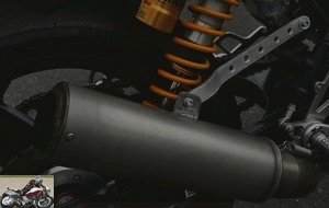 To limit the weight as much as possible, the exhaust is made of titanium